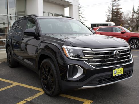 New 2026 Volkswagen Atlas SE image 3