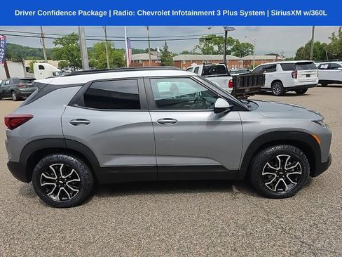 Used 2023 Chevrolet TrailBlazer ACTIV w/ Sun and Liftgate Package FWD image 2