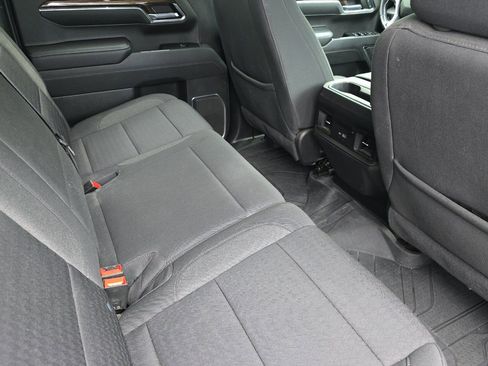 Used 2022 Chevrolet Silverado 1500 LT w/ Z71 Off-Road Package image 16