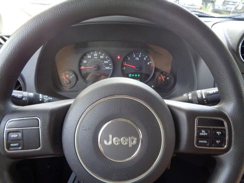 Used 2012 Jeep Patriot Sport image 29