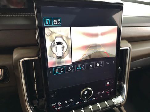 Used 2026 GMC Yukon Denali Ultimate AWD/4WD image 37