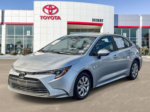 Used 2024 Toyota Corolla LE FWD image 3