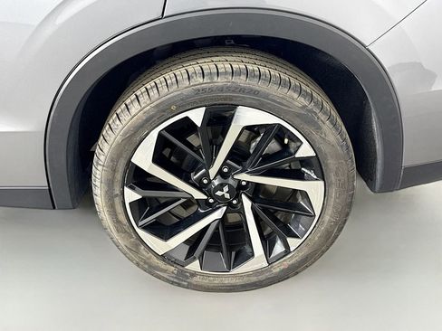 Used 2024 Mitsubishi Outlander SE image 45