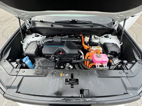 Used 2024 Hyundai Santa Fe Calligraphy image 32