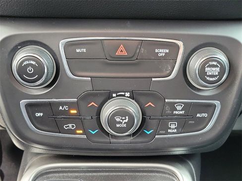 Used 2019 Jeep Compass Sport image 12