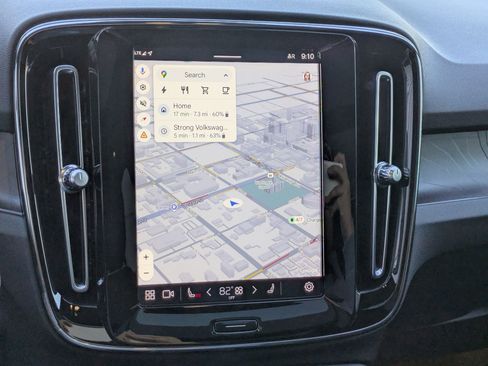 Certified 2023 Volvo XC40 Recharge Plus image 21