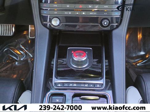 Used 2019 Jaguar F-PACE S image 18
