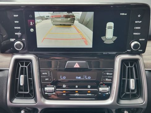 Used 2023 Kia Sorento EX FWD image 12
