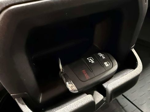 Used 2024 RAM ProMaster 2500 w/ Safety Group FWD image 36