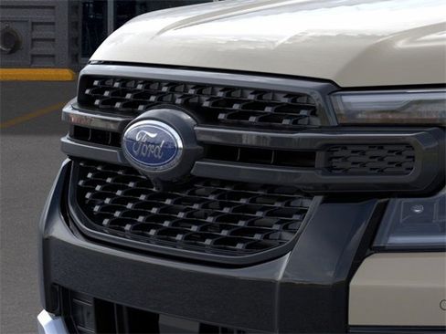 New 2025 Ford Ranger Lariat w/ FX4 Off-Road Package image 17