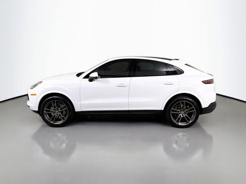 Certified 2022 Porsche Cayenne Coupe image 2