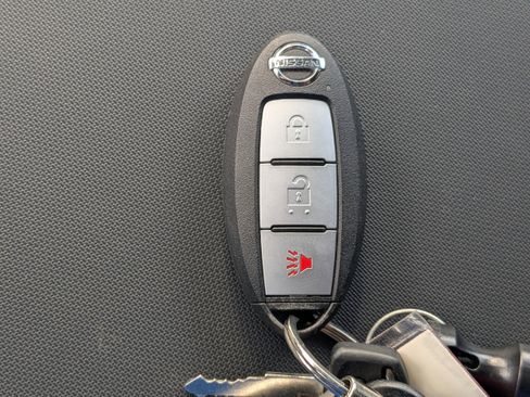 Used 2021 Nissan Titan S w/ S Utility Package image 27