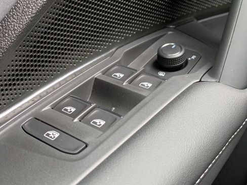 New 2026 Volkswagen Tiguan SE R-Line FWD image 31