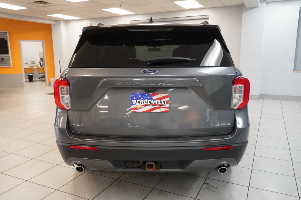Used 2021 Ford Explorer XLT w/ Equipment Group 202A AWD/4WD image 8
