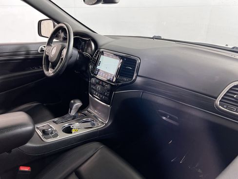 Used 2022 Jeep Grand Cherokee Limited image 27