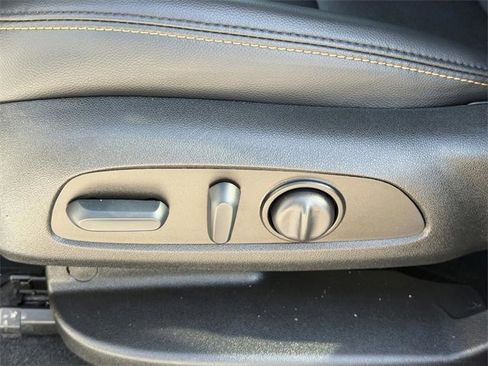 Used 2022 Chevrolet Equinox Premier image 32