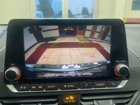 Used 2022 Nissan Altima 2.5 SV w/ SV Premium Package image 22