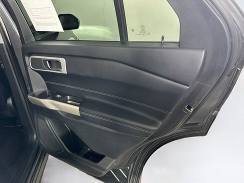 Used 2020 Ford Explorer XLT w/ Equipment Group 202A RWD image 31