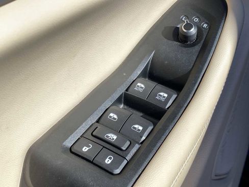 Certified 2024 Jeep Grand Cherokee L Limited image 19