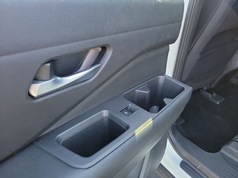 Certified 2022 Nissan Pathfinder SV image 13