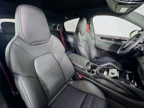 New 2026 Porsche Cayenne GTS image 30