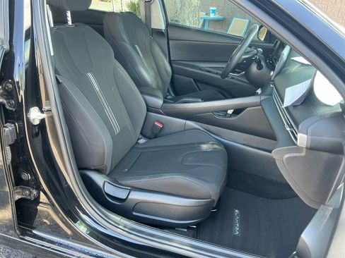 Used 2023 Hyundai Elantra SEL FWD image 17