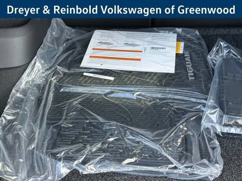 New 2026 Volkswagen Tiguan SE R-Line AWD/4WD image 33