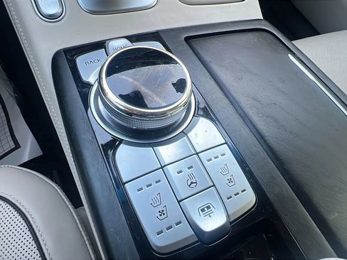 Used 2021 Genesis G90 5.0 Ultimate RWD image 18