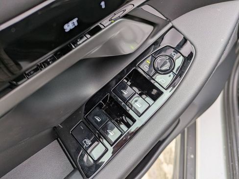 New 2026 BMW 530i xDrive w/ Premium Package AWD/4WD image 13