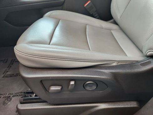 Used 2024 GMC Yukon SLT image 20