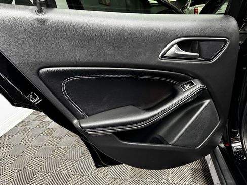 Used 2015 Mercedes-Benz GLA 250 image 43
