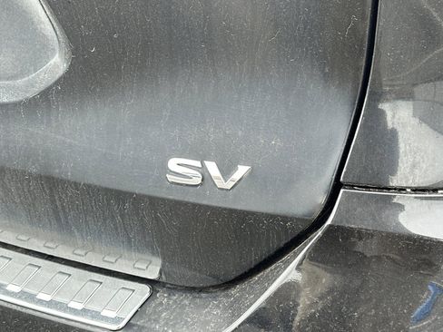 Used 2017 Nissan Rogue SV FWD image 7
