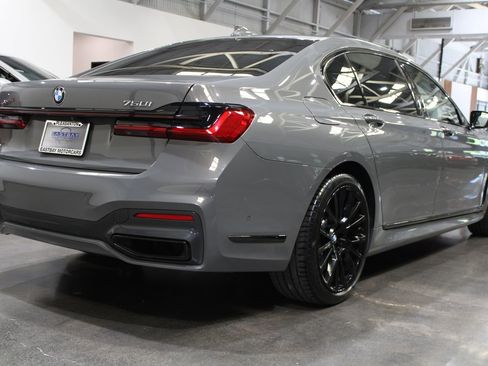 Used 2022 BMW 750i xDrive w/ Executive Package image 12