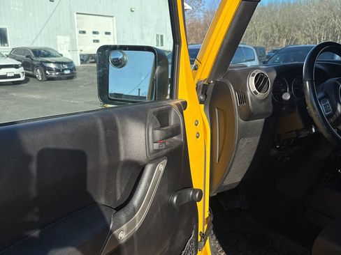 Used 2015 Jeep Wrangler Unlimited Sport w/ Max Tow Package image 10