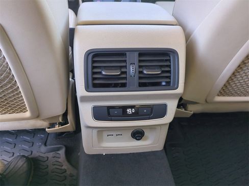 Used 2024 Audi Q5 e Premium Plus image 31