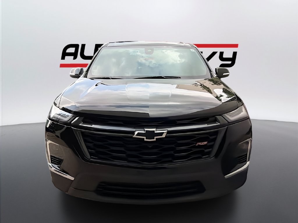 Used 2023 Chevrolet Traverse RS FWD image 2