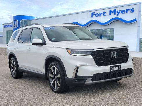 Certified 2025 Honda Pilot Elite image 1