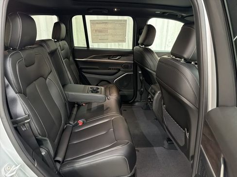 New 2026 Jeep Grand Cherokee Limited w/ Limited Altitude Package RWD image 19