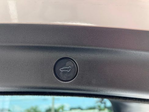 Used 2020 Tesla Model Y Long Range AWD/4WD image 26