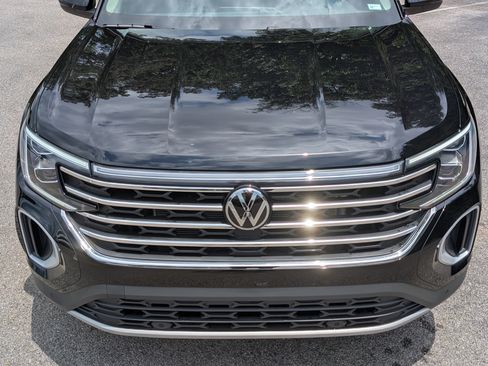 Used 2026 Volkswagen Atlas SE w/ Panoramic Sunroof Package FWD image 12