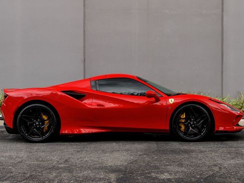 Used 2022 Ferrari F8 Tributo RWD image 6