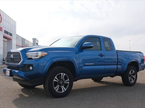 Certified 2018 Toyota Tacoma TRD Sport image 1