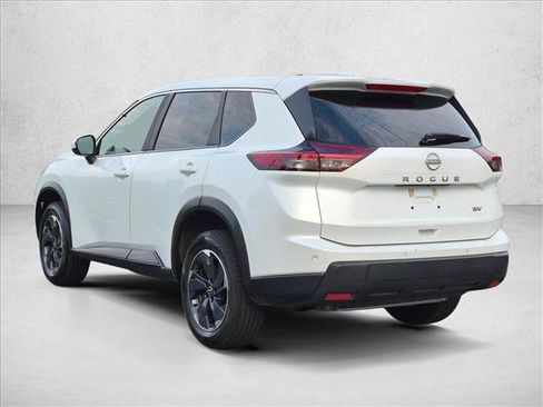Used 2024 Nissan Rogue SV FWD image 8