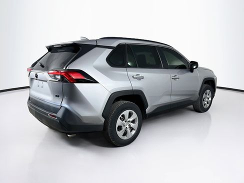 Used 2021 Toyota RAV4 LE FWD image 30