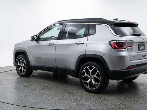 Used 2025 Jeep Compass Limited image 5