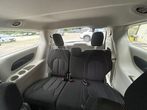 Used 2023 Chrysler Voyager LX FWD image 14