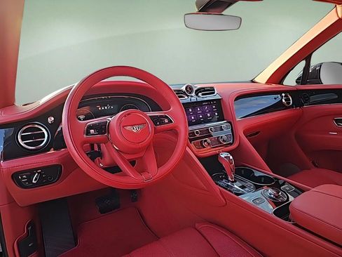 Certified 2022 Bentley Bentayga image 40