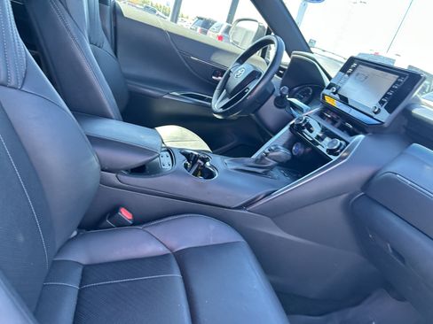 Used 2021 Toyota Venza XLE w/ Softex Package AWD/4WD image 12