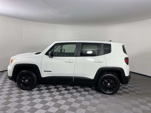 Used 2023 Jeep Renegade Latitude AWD/4WD image 5