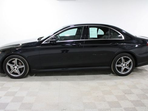 Used 2017 Mercedes-Benz E 300 4MATIC image 29